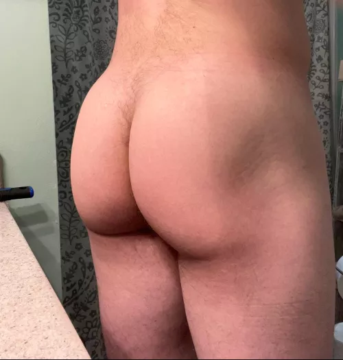 Starting to get marks on my hips, hopefully that means my glutes are growing 🍑 by icecreampaintjob11