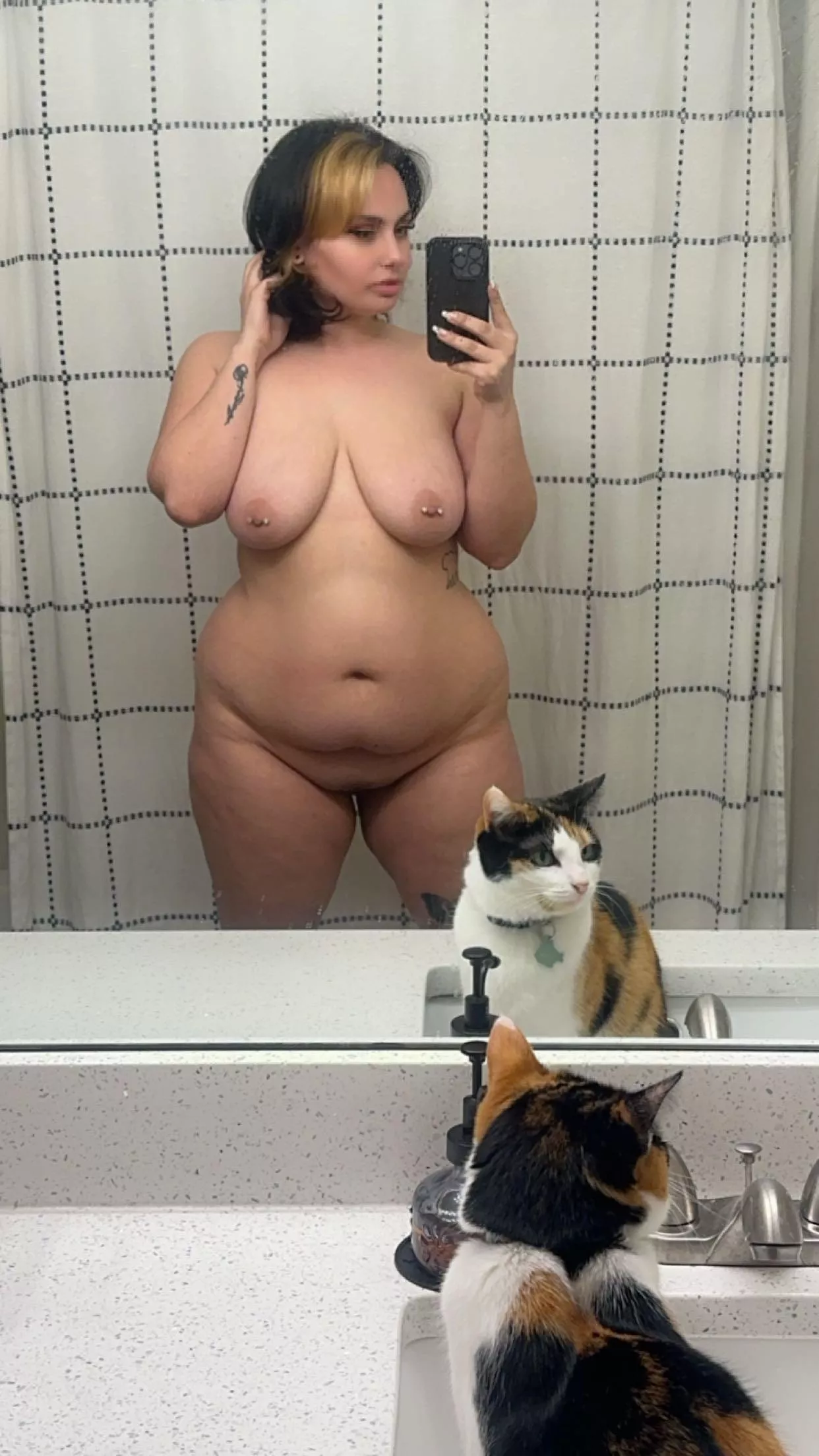 The best hips to grab onto posted by desssybb