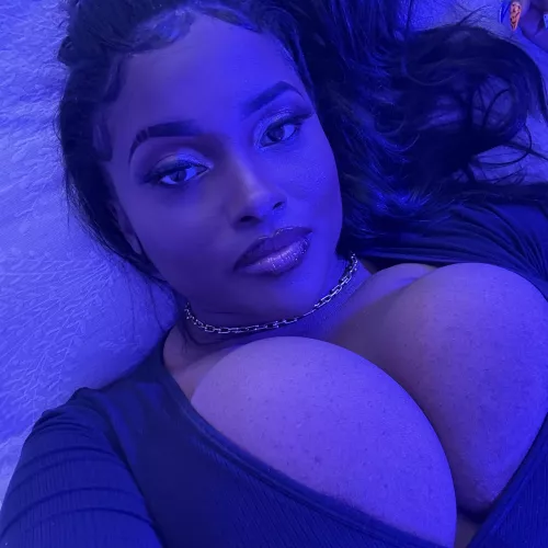 Thick in all the right places 😉 by BossyBellad