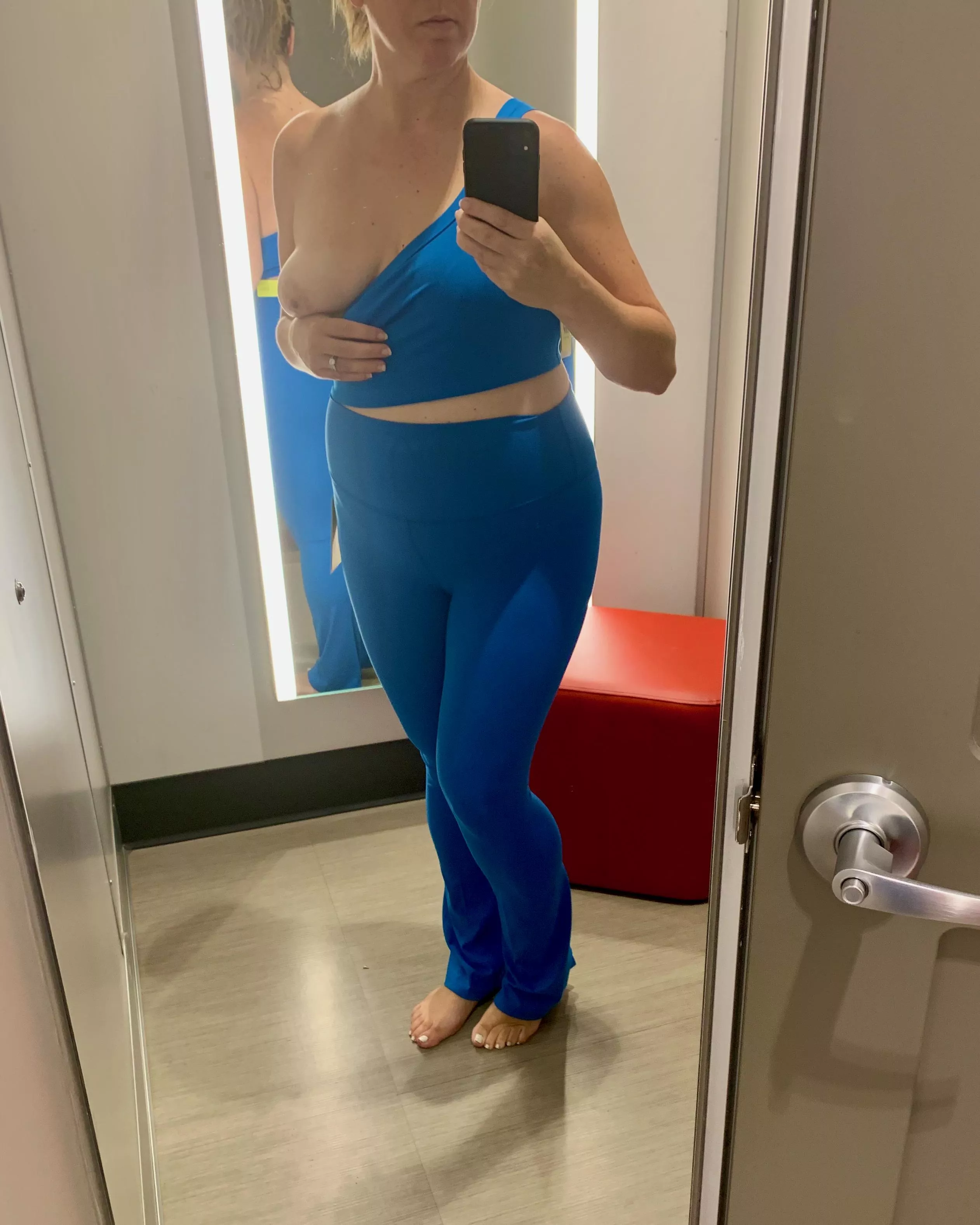 Think my yoga class with like my new outfit [F43] posted by ChubbyYogaMom