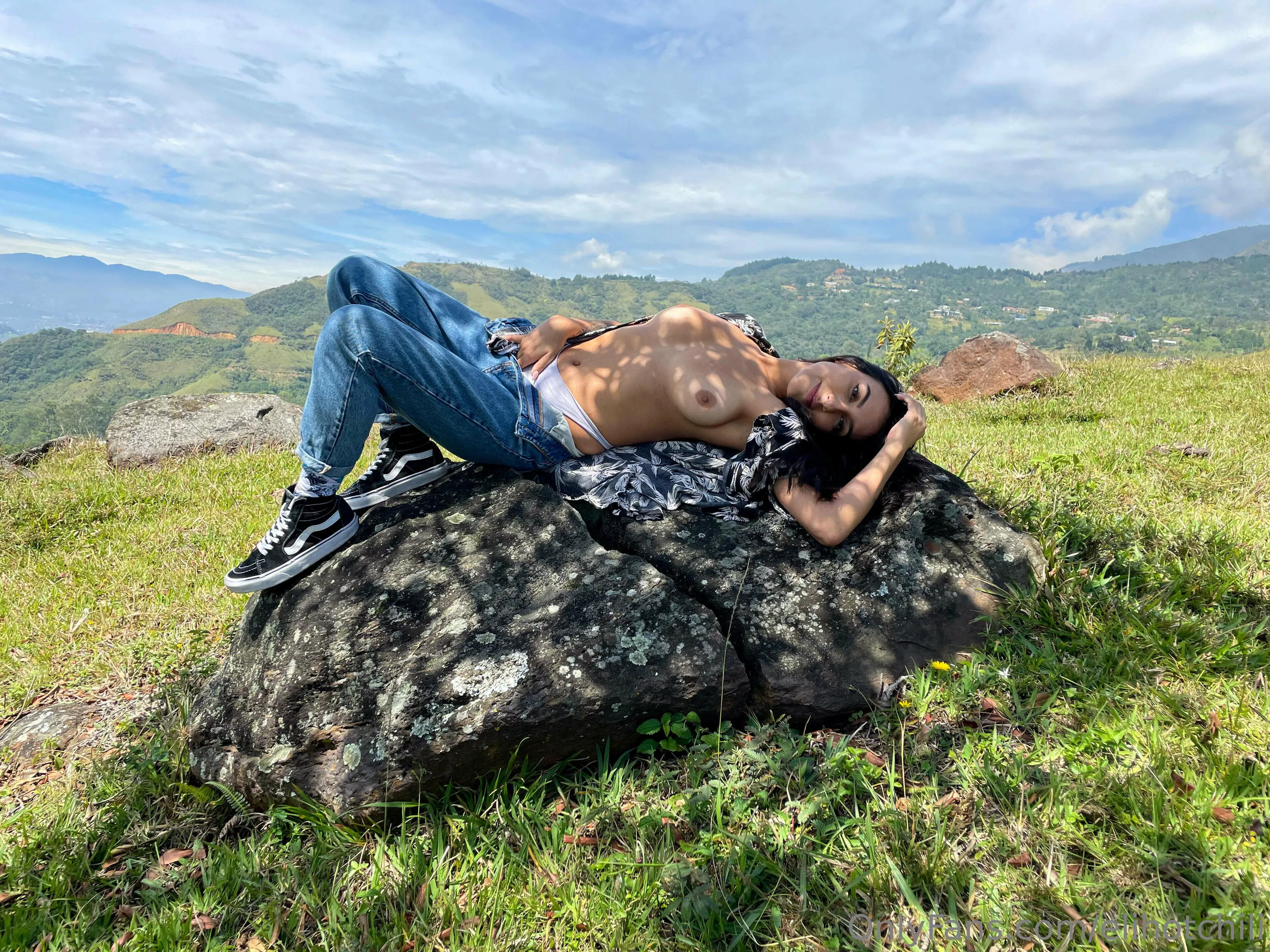 this rock is more comfortable than any other posted by elihotchili