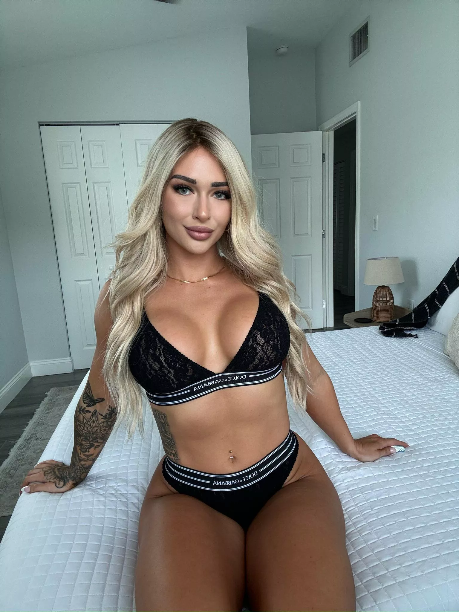 tummy kisses pls? posted by FitnessBarbiee