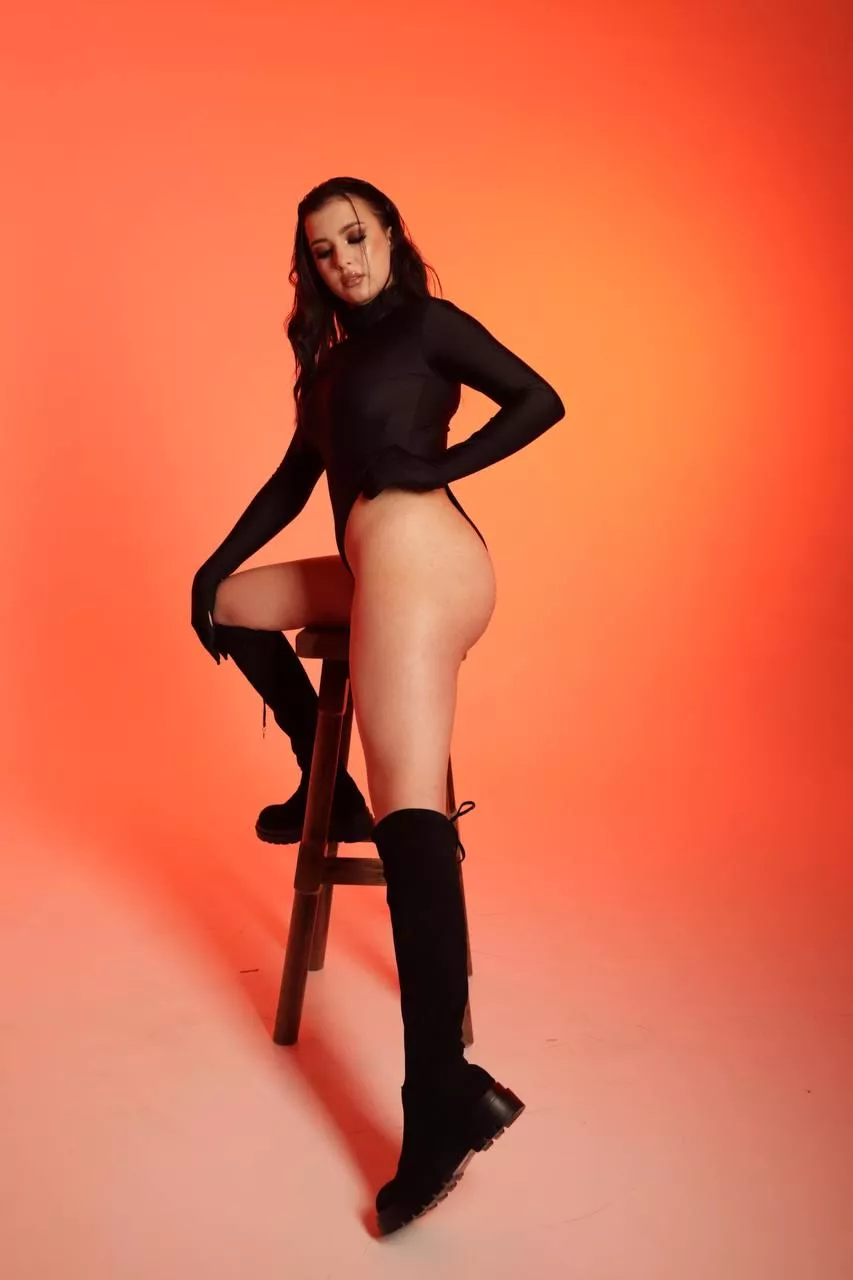 Ukrainian With Some Knee High Boots and Legs Waiting for You posted by Daniela_LA2005