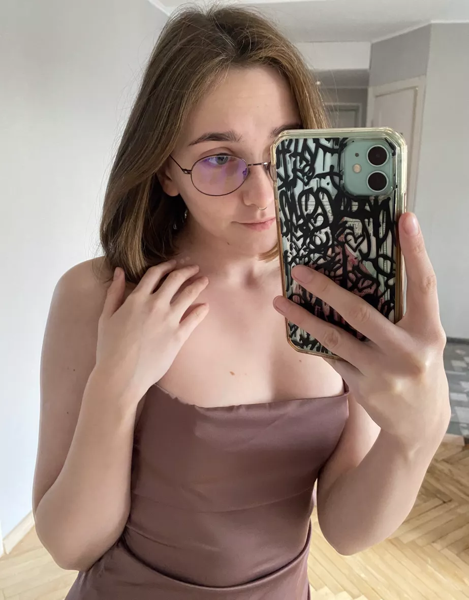 What d u think of the colour and style posted by Lexi-Diamondxo