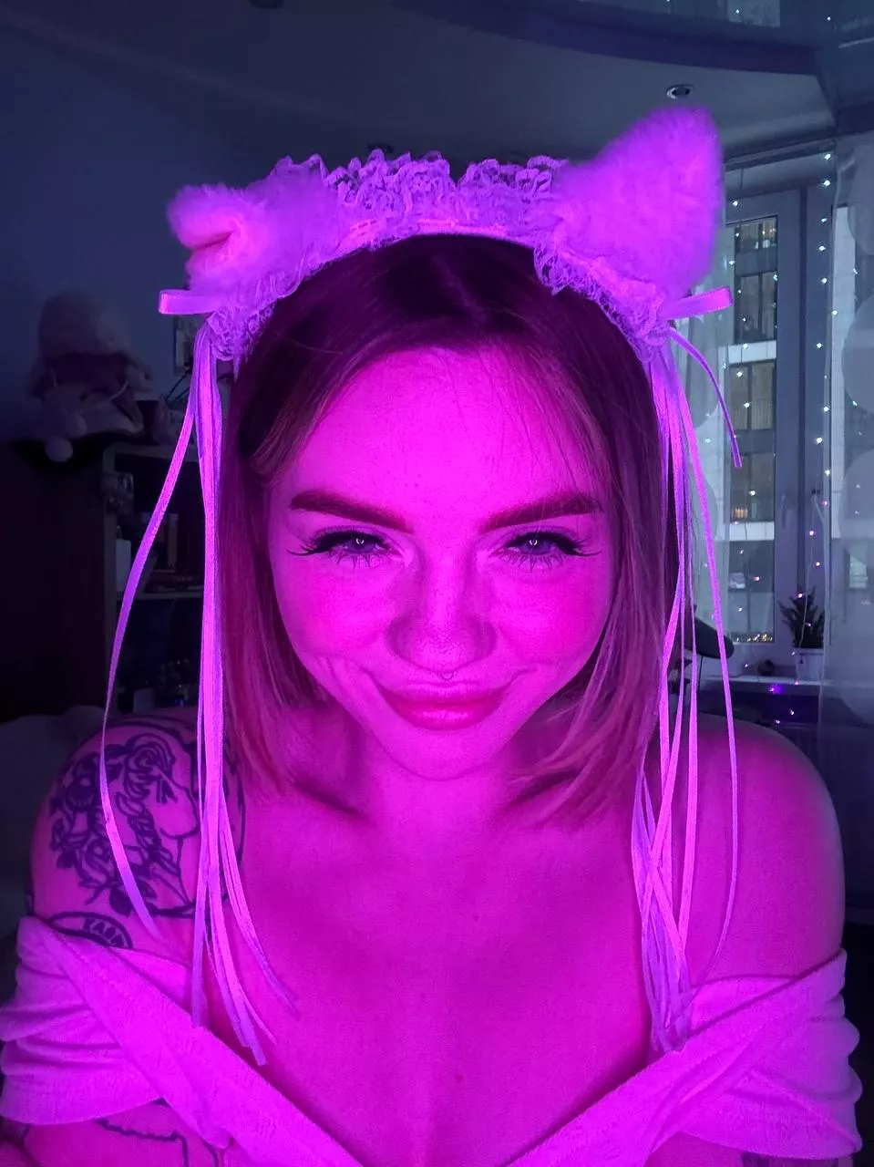 what toy would you give this cute cat posted by rhinalwessex96