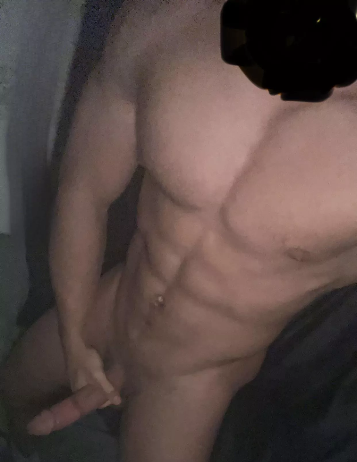 Who can I send pics like this too? posted by tickettbg12