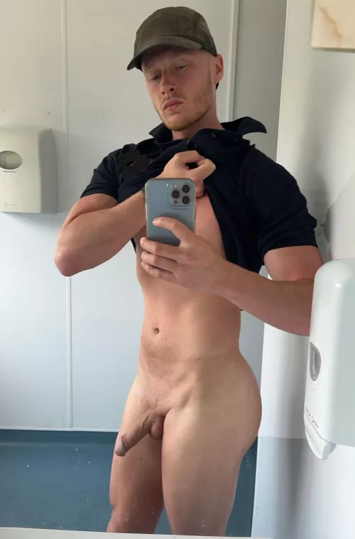 Why do I get so horny in work 😤😏 by studmuffin120