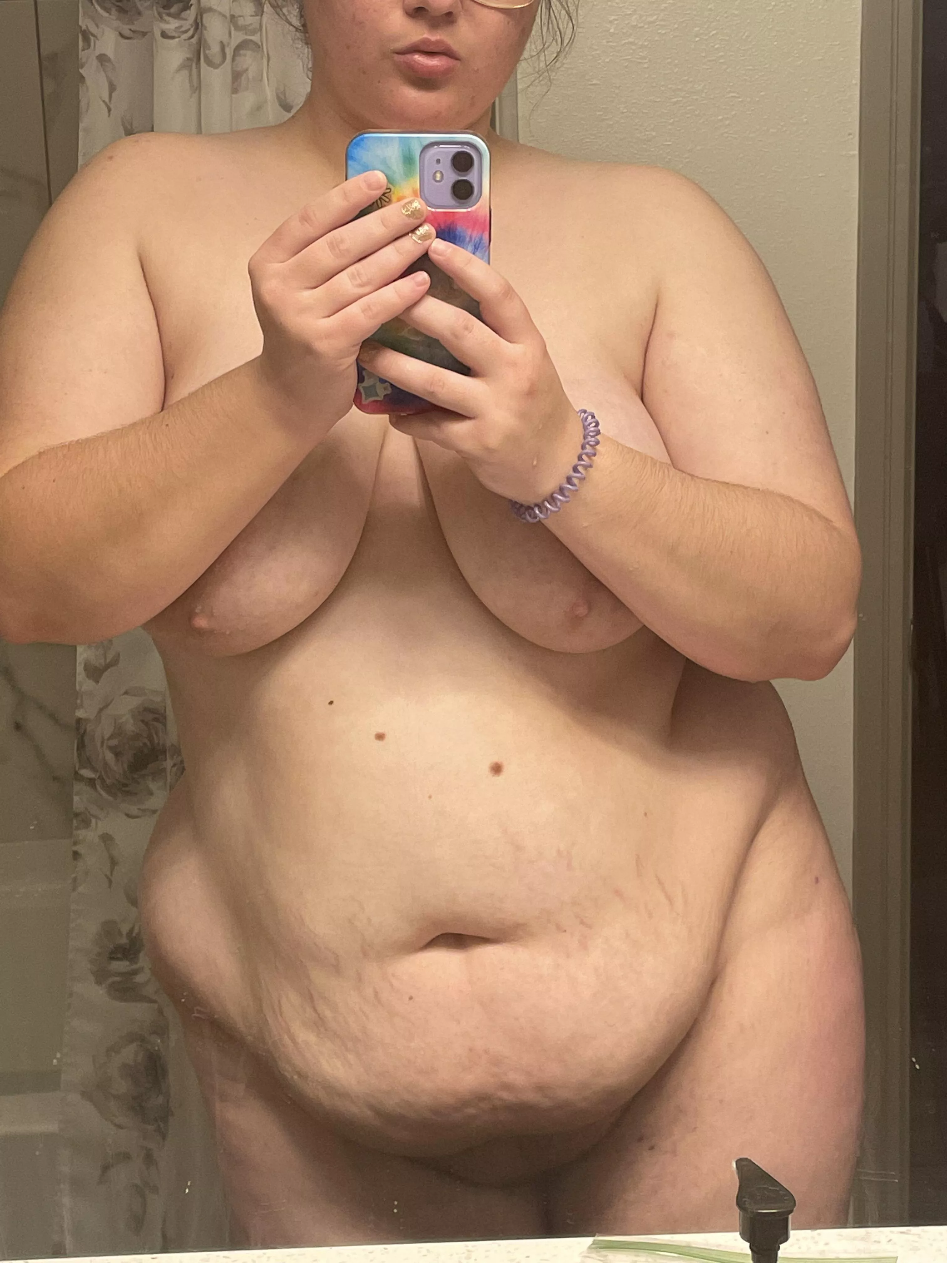 26f 5’5 230 Ibs and no, I don’t feel fat ❤️ posted by Jennifer-Rae