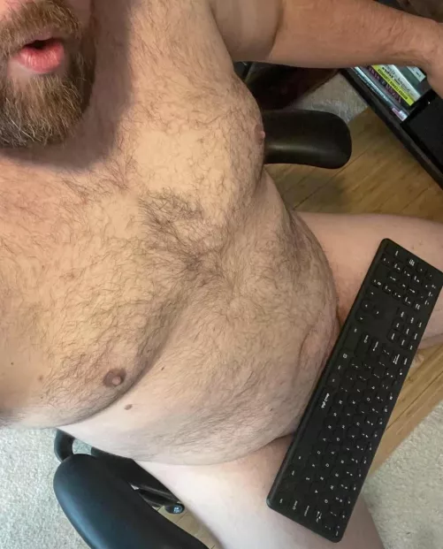 39. Cute bear daddy looking for younger guy for father/son roleplay. (or your roleplay choice). Be 18-25. Show face. Snap: NakedTalkin by DaddyWithBuns