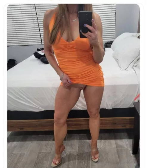 Am I sexy in this dress? by AppleJacks11_