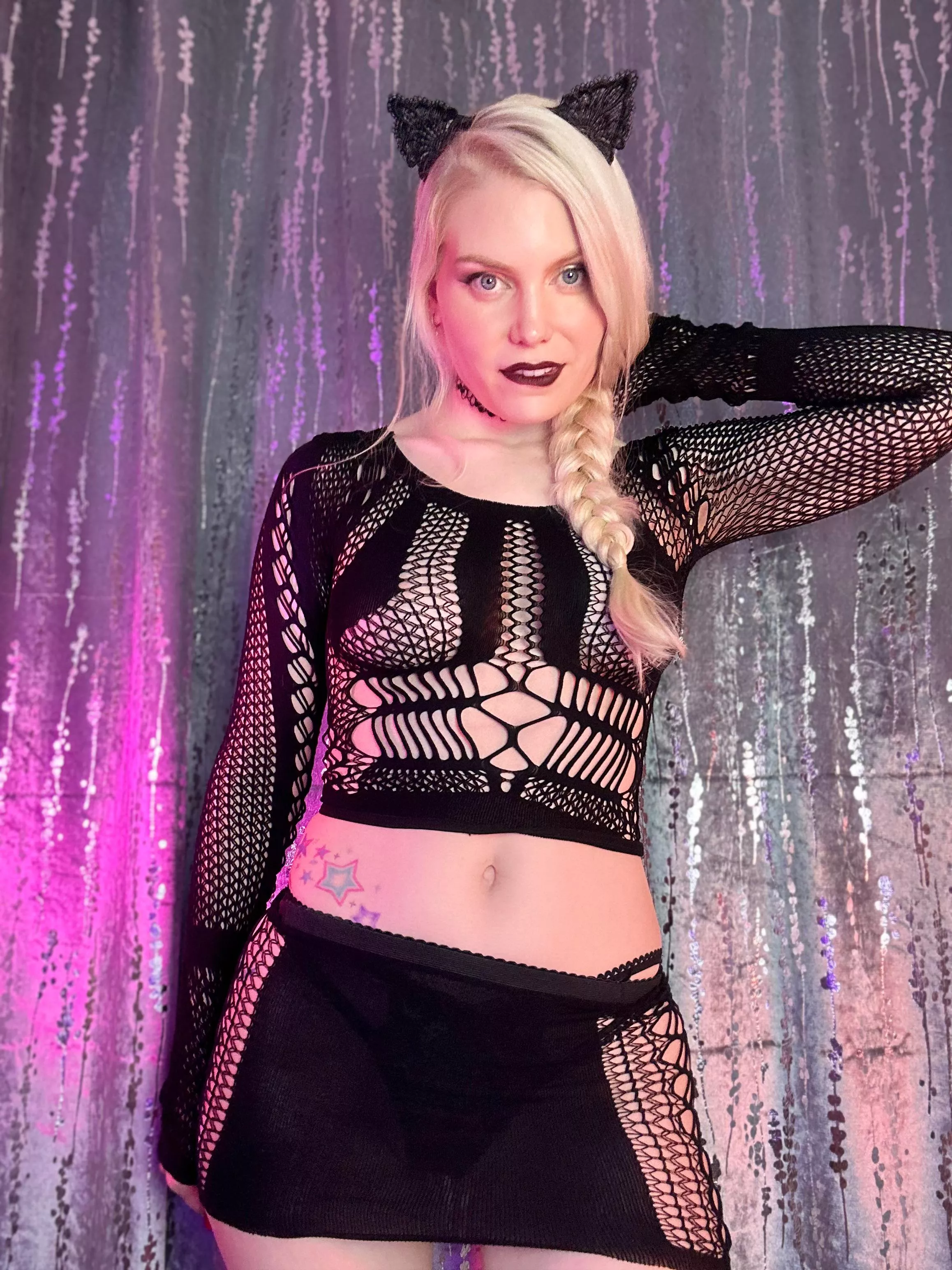 Are you biting your lip too? posted by ittybityprettykitty