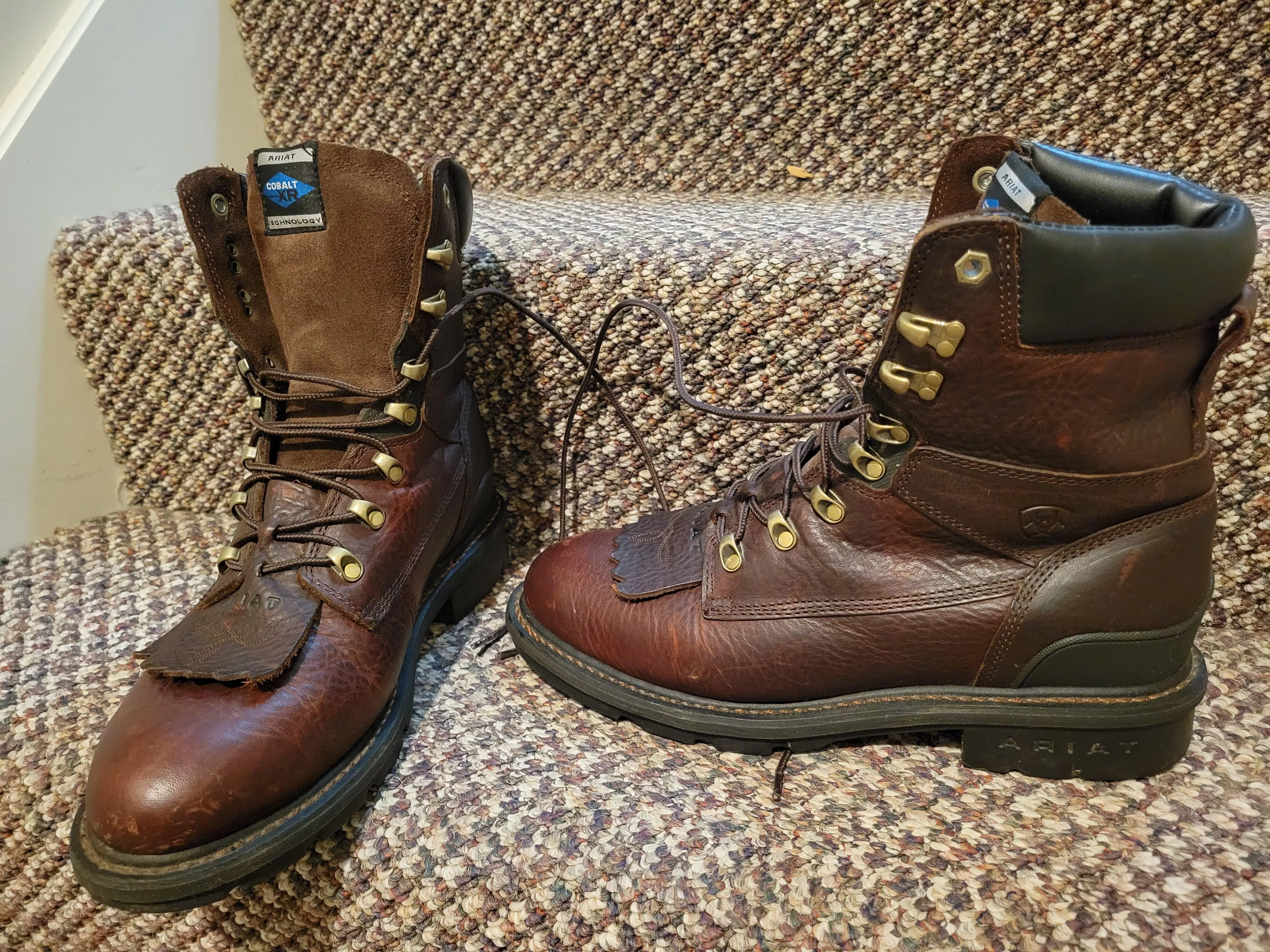 Ariat Hermosa XR work boots found at a thrift shop. They have been barely broken in. Do any of you have experience with these? TIA posted by onthewaymedia