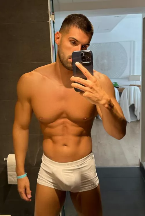 Do you think white is my color? 🫣 by HarryHartt