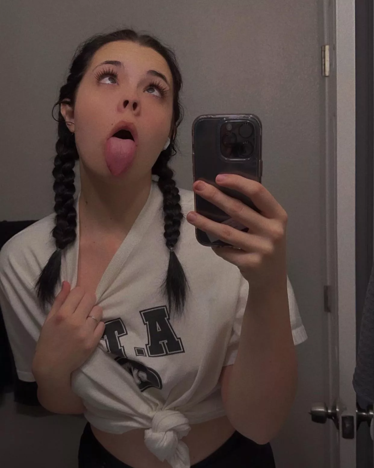 Don’t you just absolutely love ahegao, I sure do.👅 posted by Fast-Soft-5459