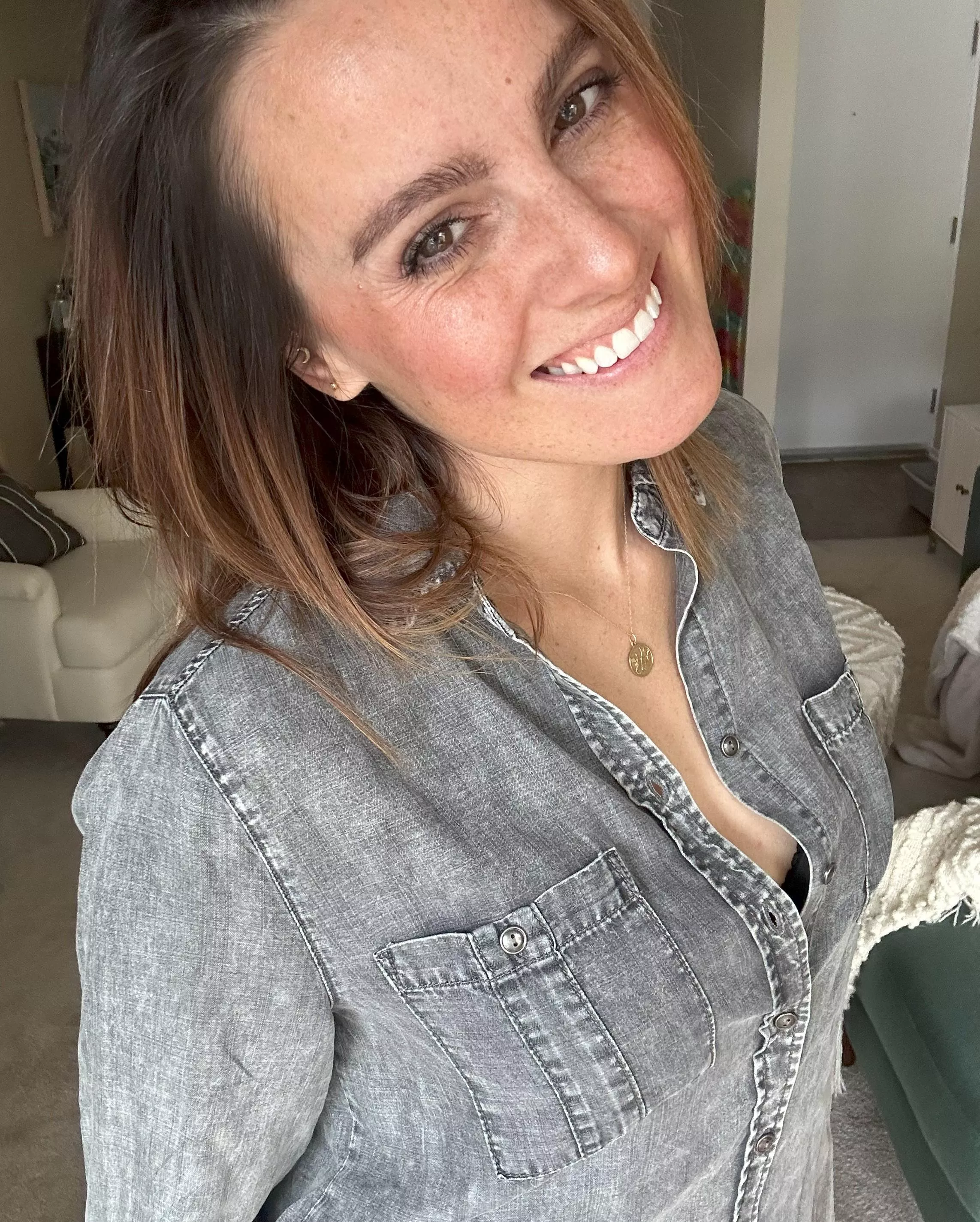 F40 Freckled mom posted by Tay-Rae773