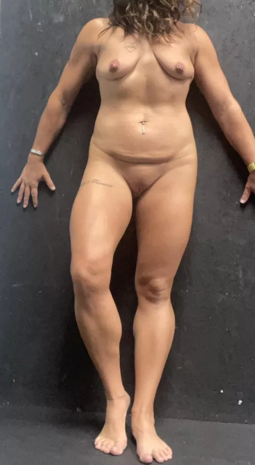 [F]46, 5’6, 145. Been in the gym a lot. Working on it by realnaturalmom