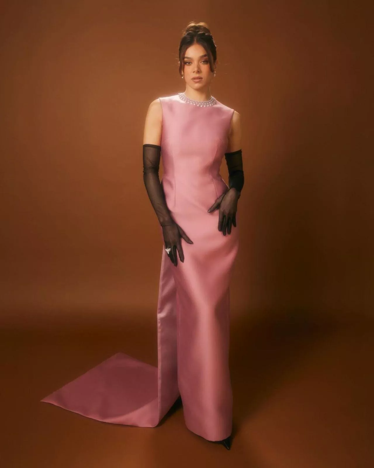 Hailee Steinfeld posted by OhNoWhatHappenedNow