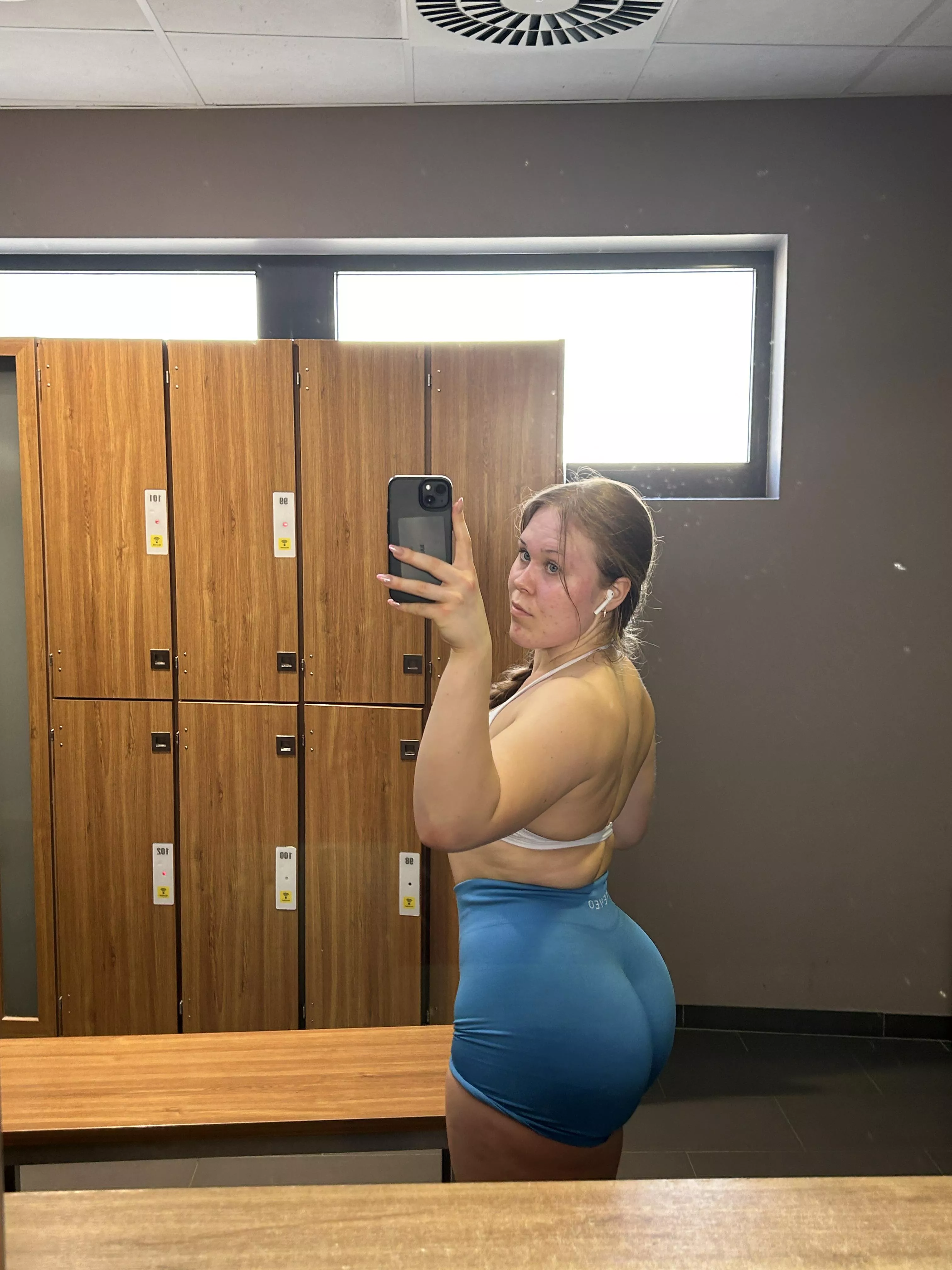 Honest opinion about my 20 y/o 45inch ass posted by AustinBarnese