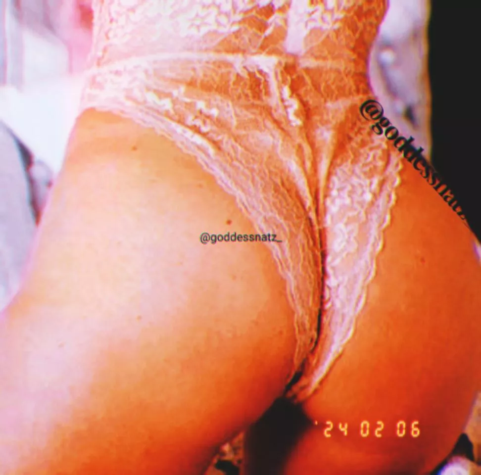 How about a juicy 🔥🍑❓ of a 33F mommy ❓ posted by GoddessNatz_