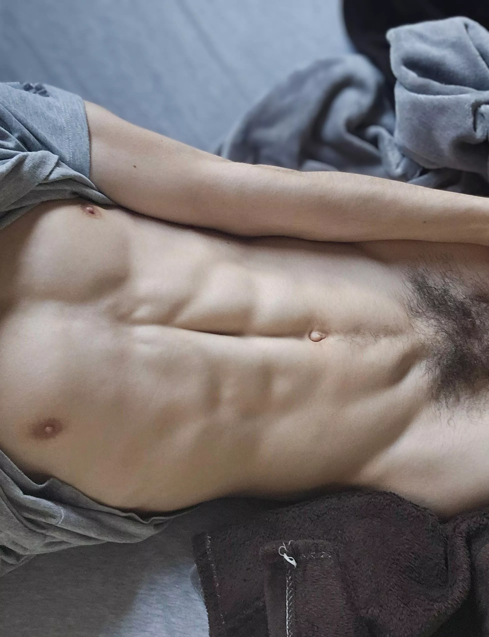 How about kissing my crotch?🙈 posted by Eyanochi