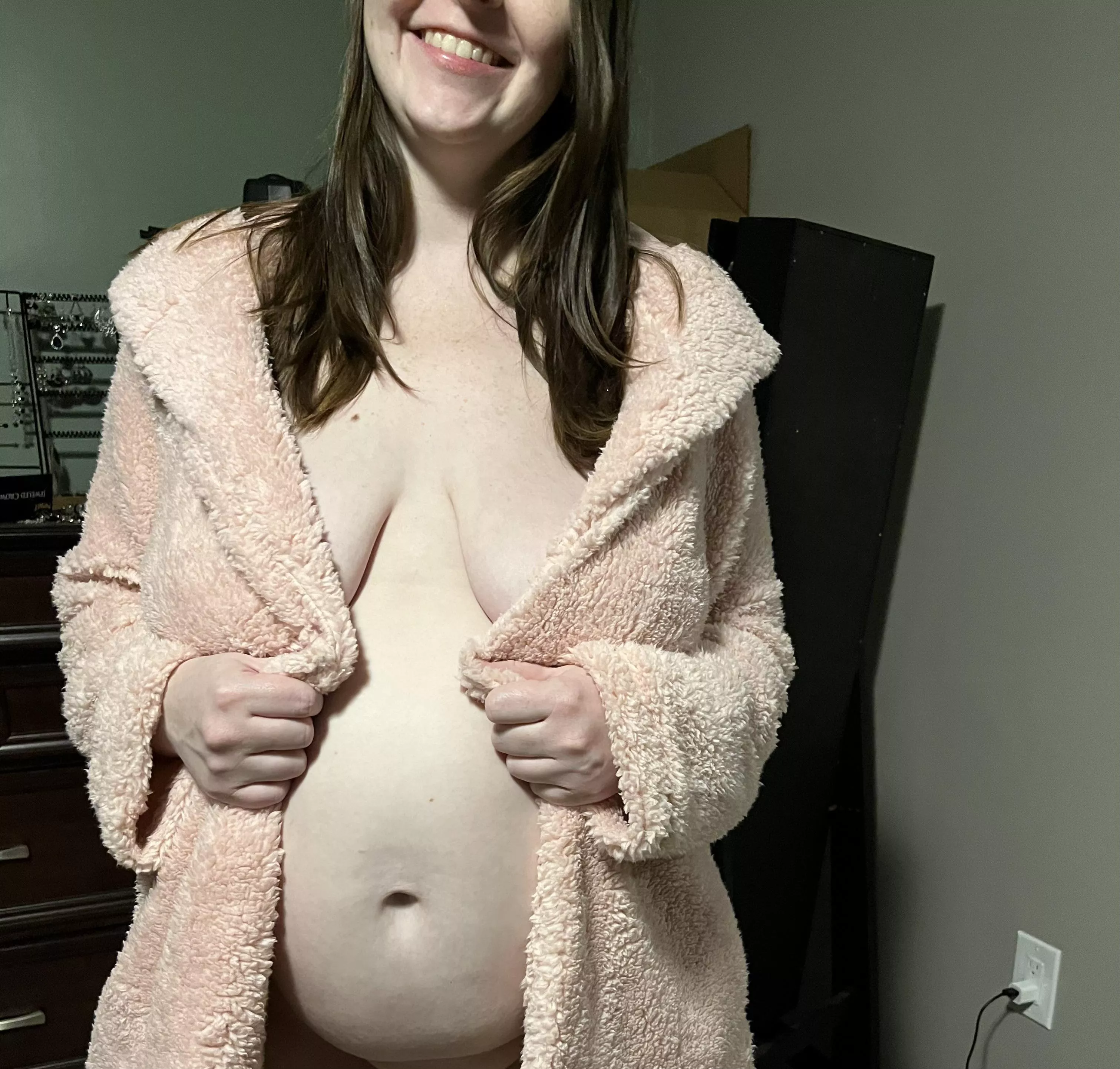 How’s my pregnant belly look in a robe? posted by preg_mom_of_twins