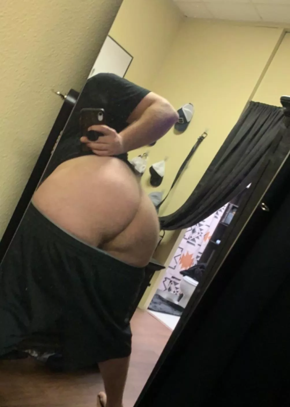 I hope at least a few guys enjoy this ass posted by pawbjock