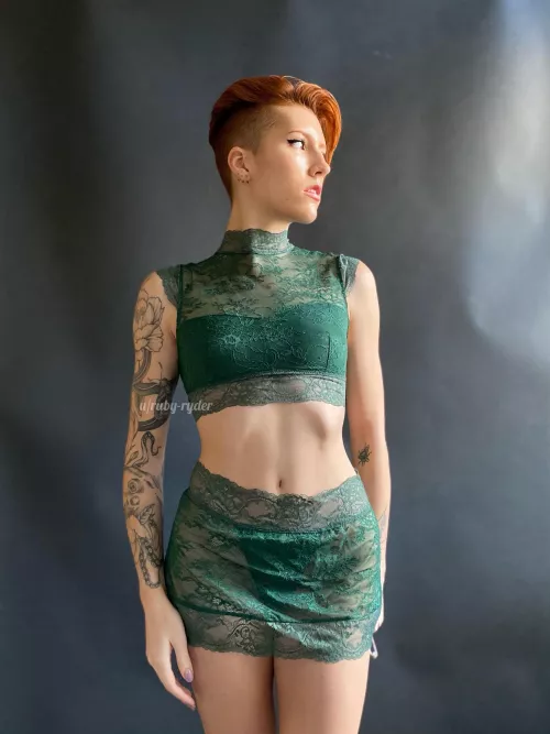 I just want someone to run their fingers through my hair by ruby-ryder