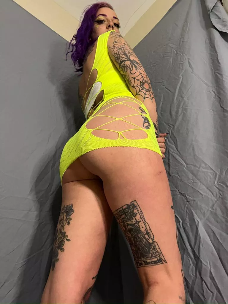 i only fuck men who eat ass posted by tattedlilslut