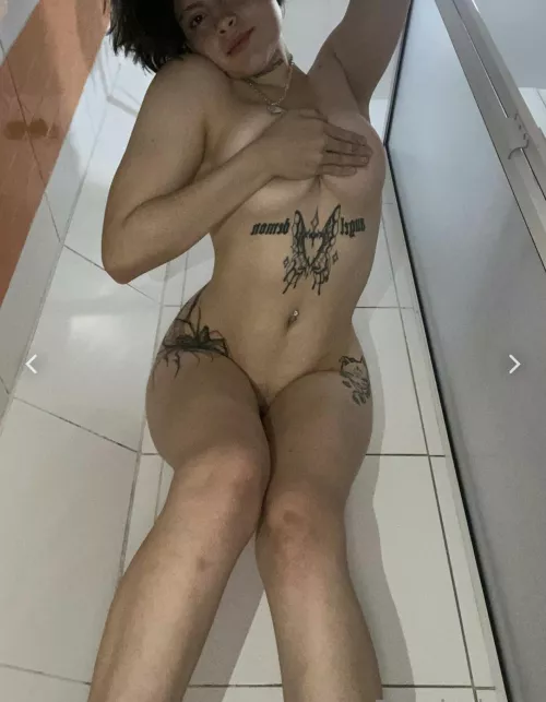 Im dreaming abt getting fucked right in the shower can anyone help by NoBoxz