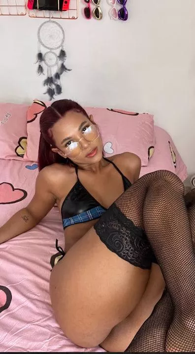 I'm too shy to spread my legs alone, I need some help posted by Dreamy_Duchess