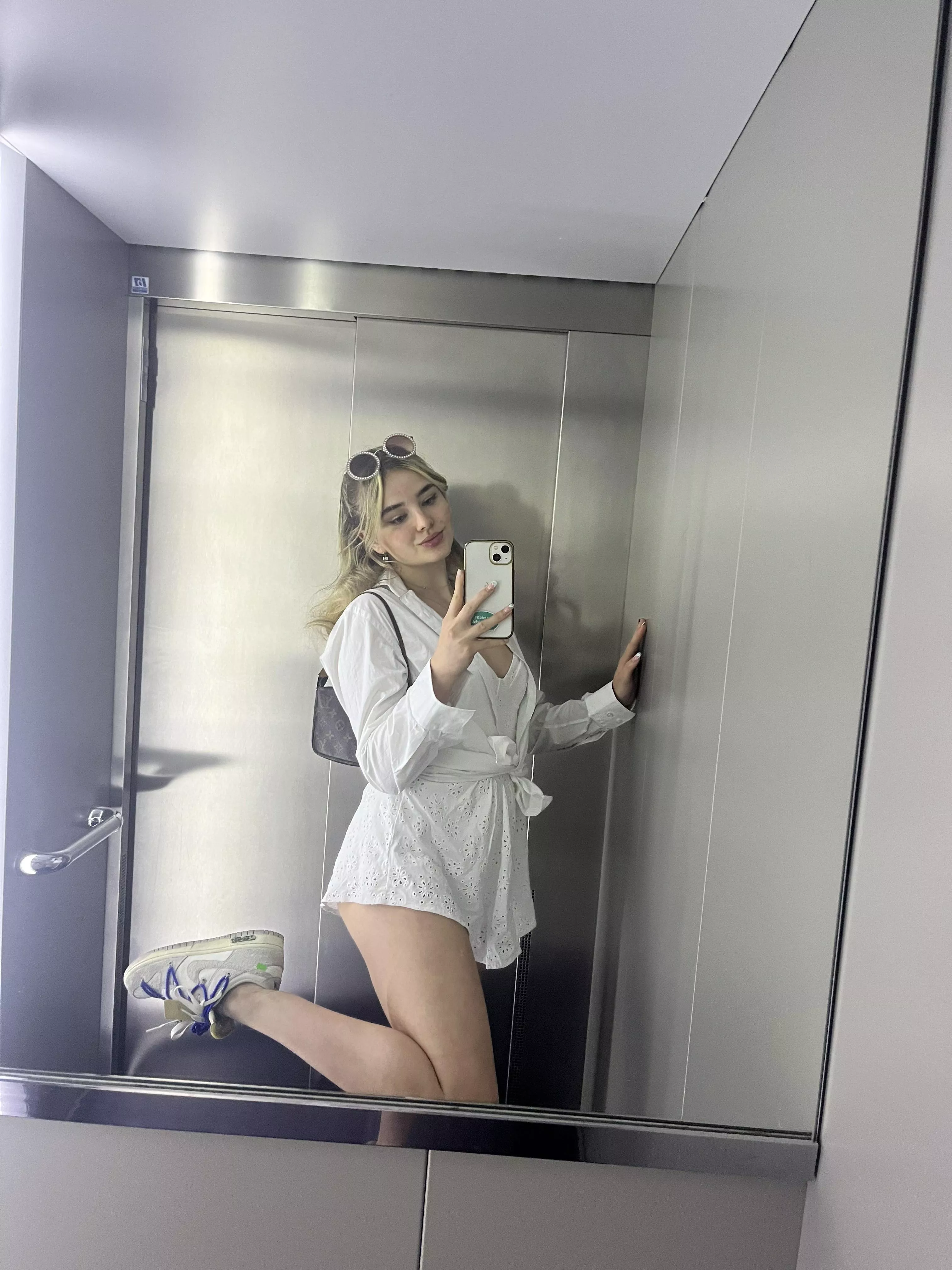 imagine youre coming in the elevator and you see me, whats your next move? posted by CarnallyPump