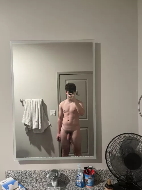 (M) 18 years old. I’m a grower but I’m worried it looks small when it’s soft by Remarkable_Bat_1286