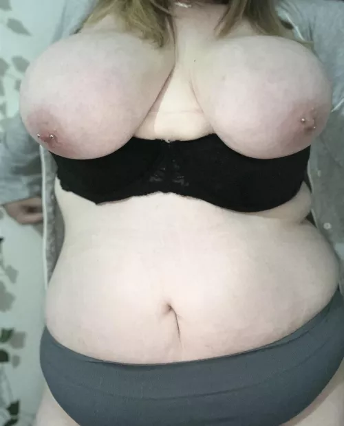 Me on top or you? by Mommyy_milkerss