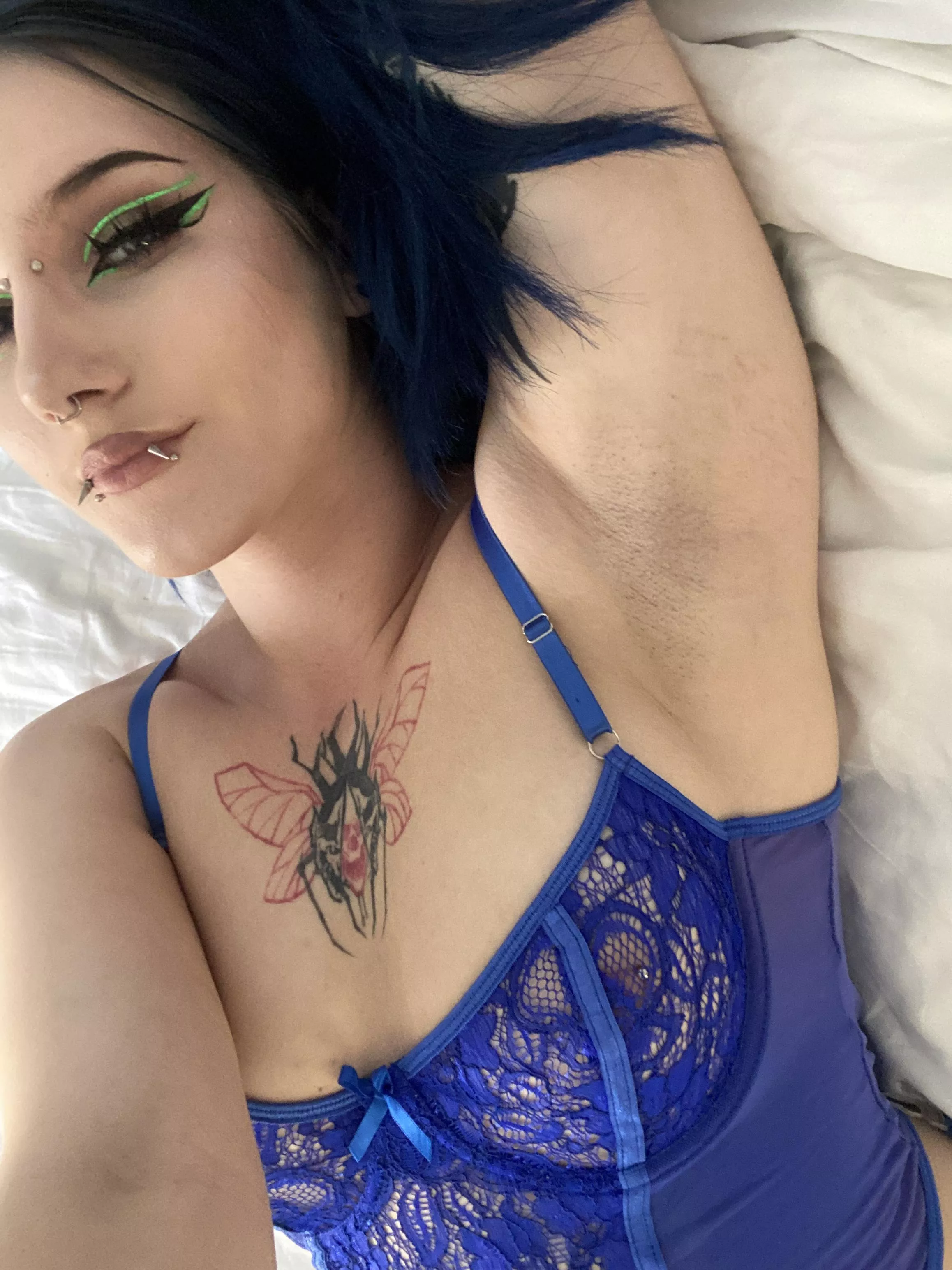 Missed me … now you gotta kiss me, or them… posted by MoonlitLoveGlow19