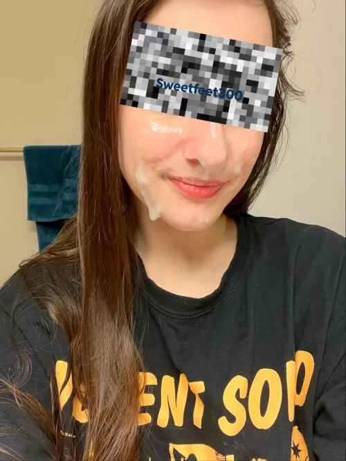 Morning moosturizing by Sweetfeet300