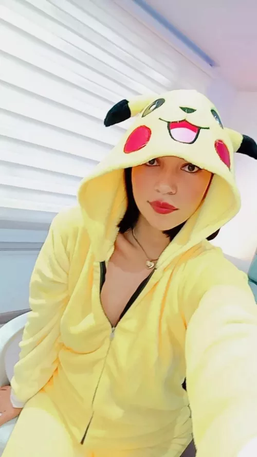 ??My #clit is sensitive! My #lush and #domi will soon achieve my #orgasm! HELP ME I will #moan with pleasure by Lina_bedoya