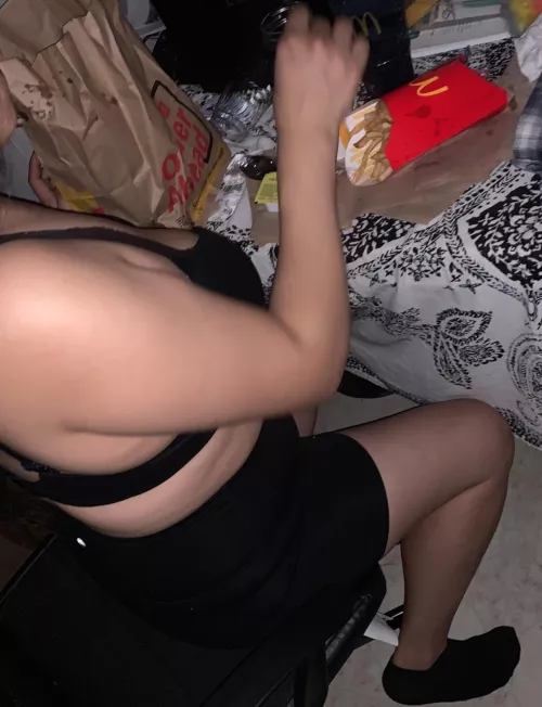 my feedee enjoying her meal by justhere4games