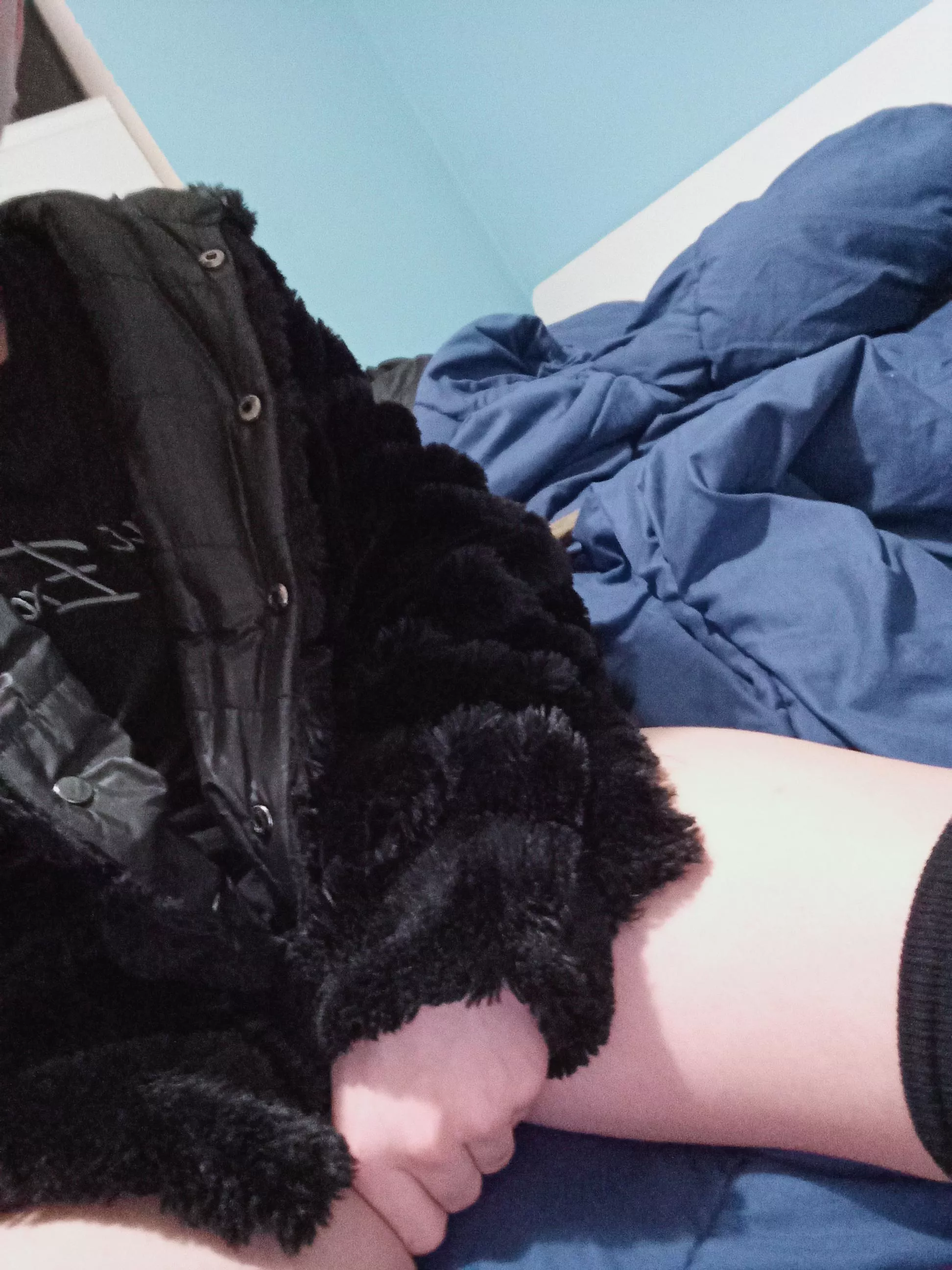 My first post >⁠.⁠< (ignore my messy bed) posted by Trilozes