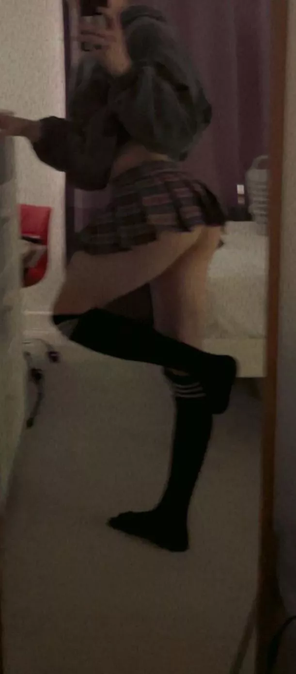 only interact if u like the skirt 💕☺️ posted by AzaleaLolz