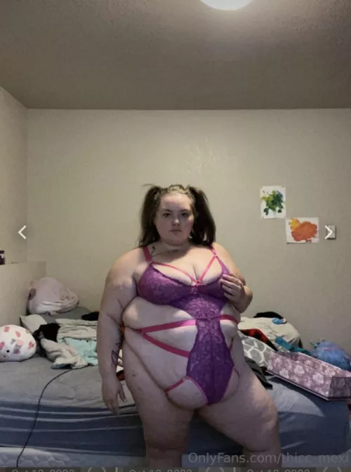 Pretty in pink? by Its_aurabb