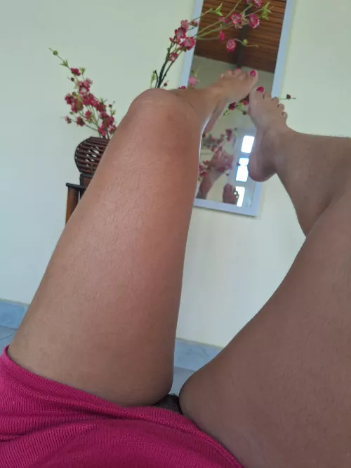 The color of my nails matches the flowers by dubois1231y