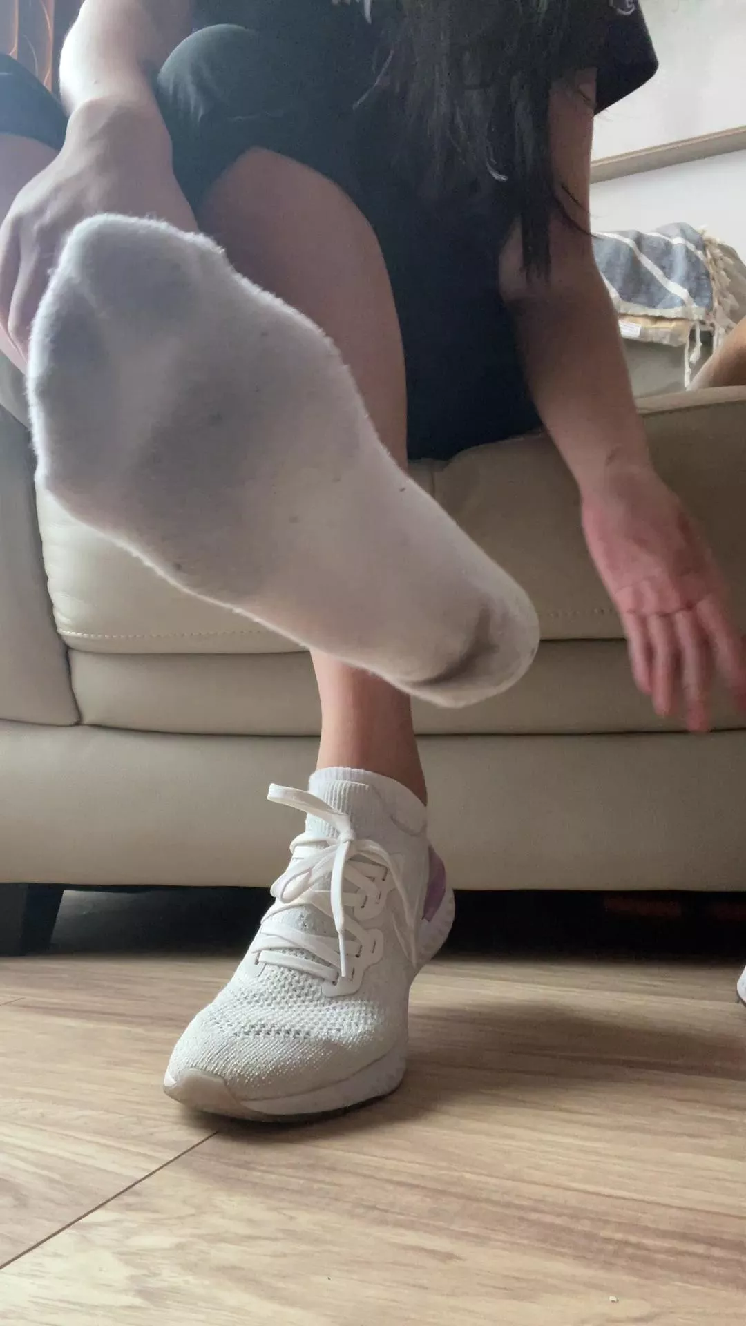 These socks smell so goooood 💜 [Selling][US] posted by Silly-Asian-Kitty