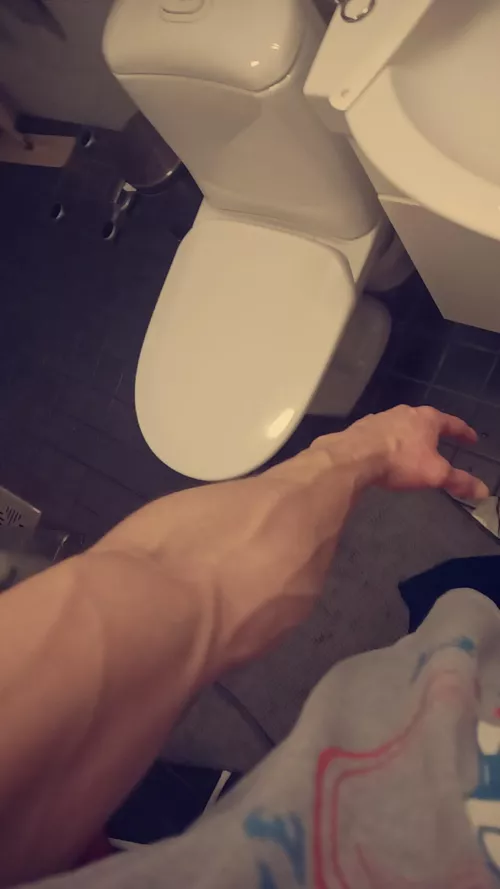 This is what my forearm looks like after chok.. I mean training by Jjappss