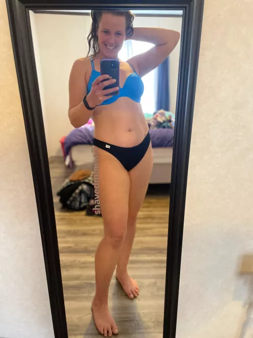 Thunderous thighs to go with the rainy weather outside by shavedmouse3