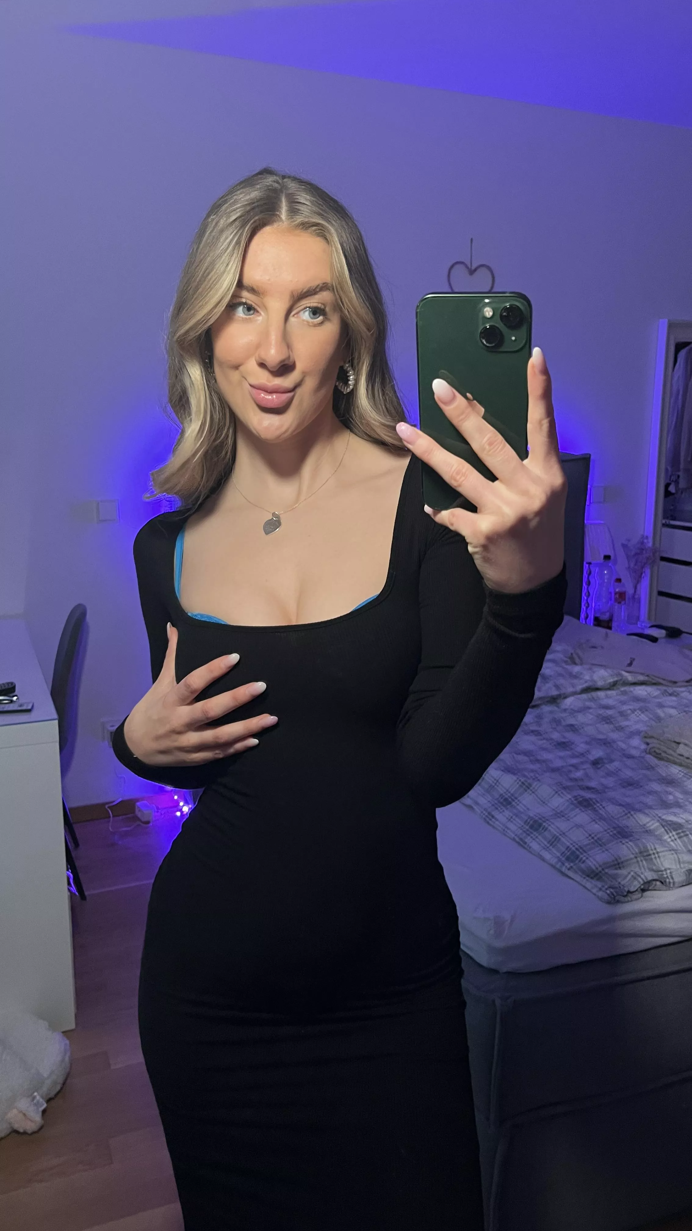 tight dresses just look soooo good posted by tparri22