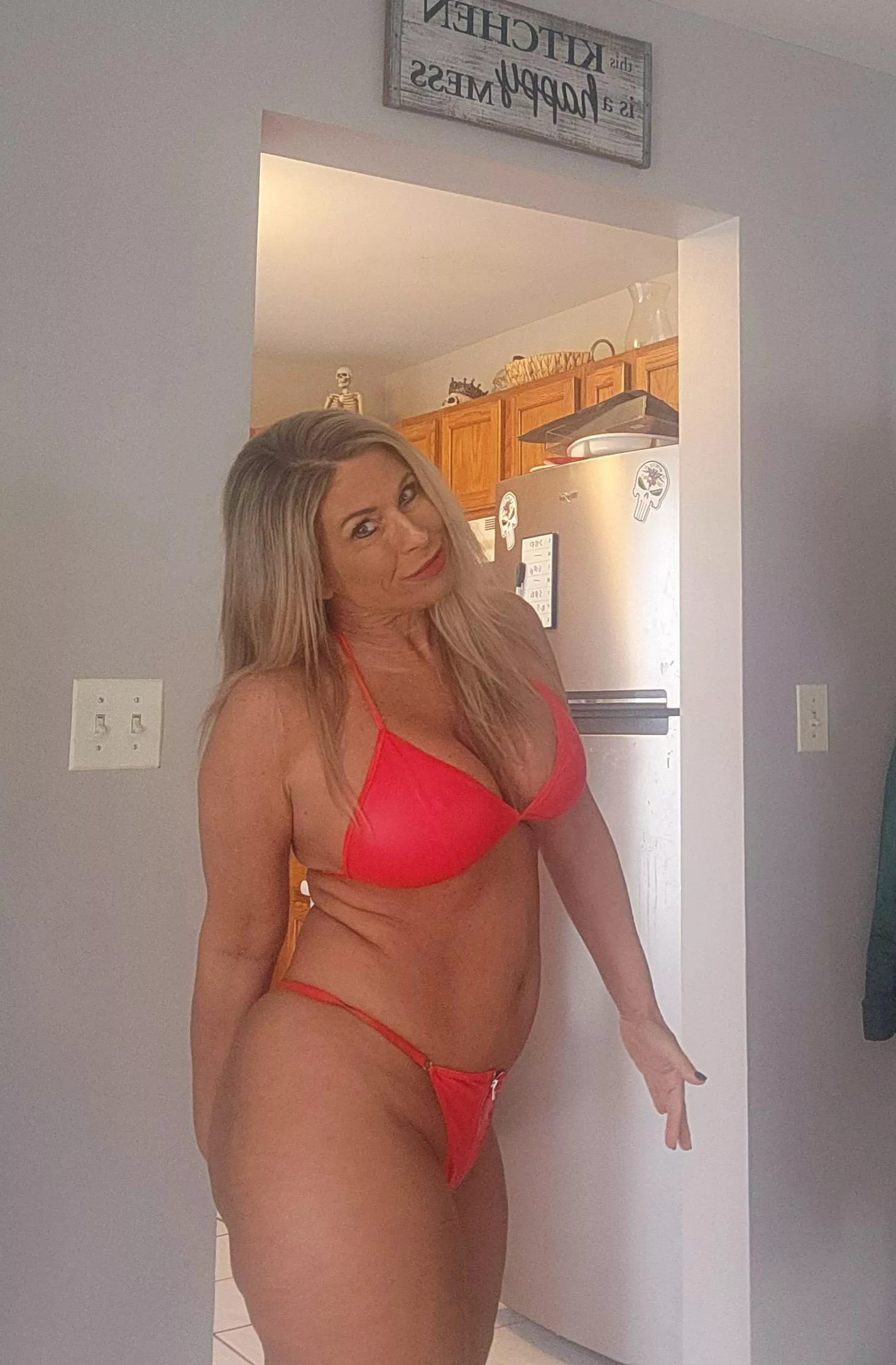 Valentine Red posted by BankruptBlonde