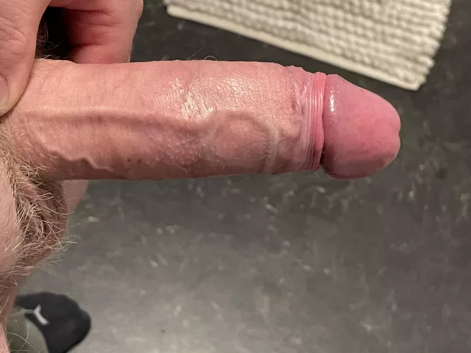 Wanna make it wet for ur wife/gf and Then share the cum ;) by Spiken94