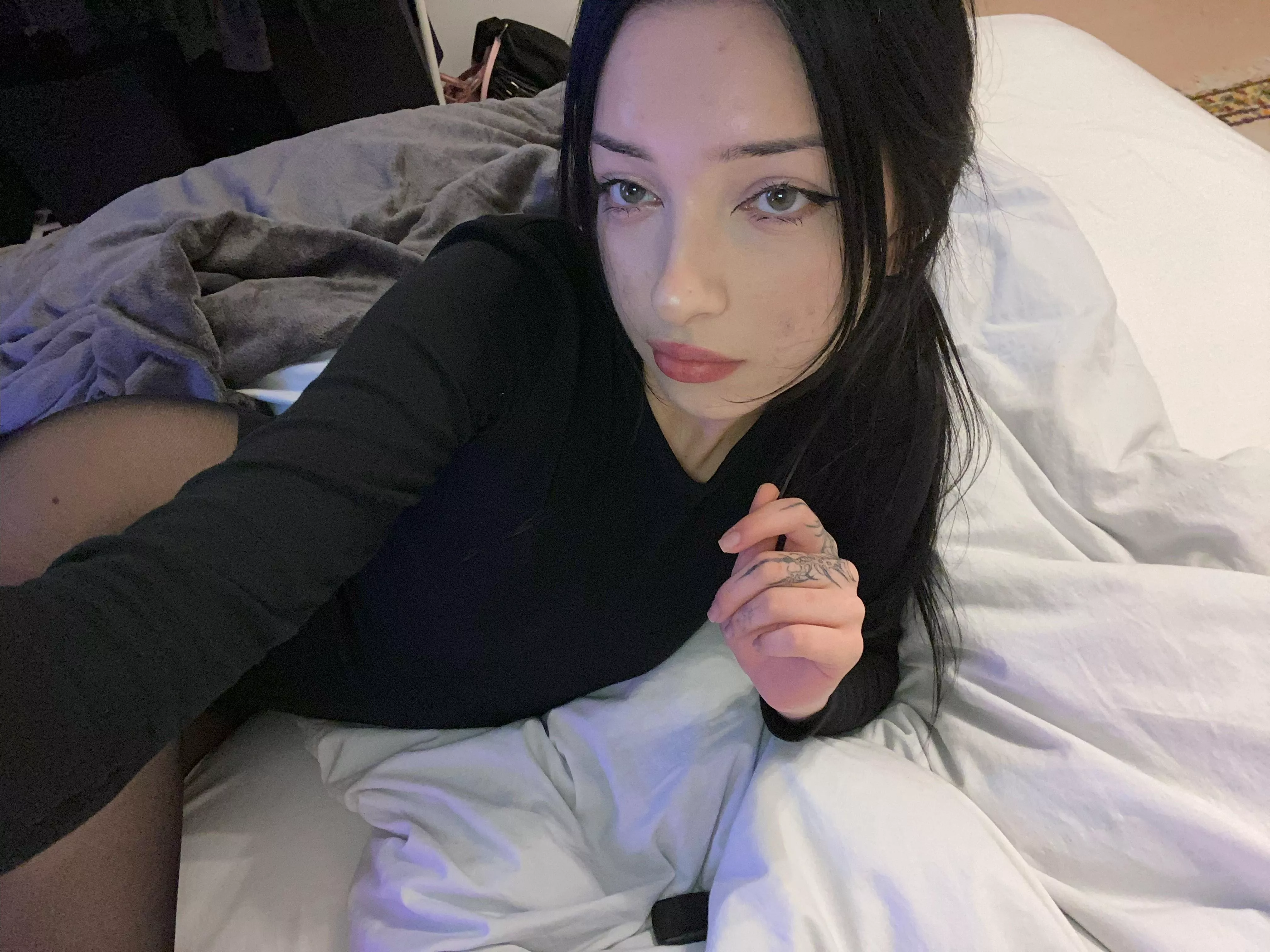 Would older guys date a girl like me posted by Queen_of_House