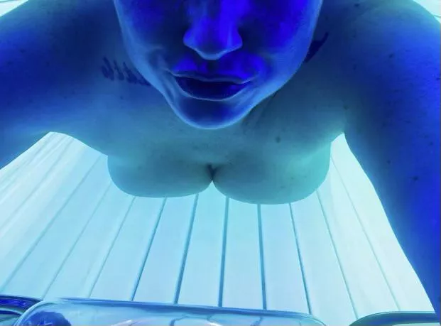 You next door neighbor MILF tanning posted by snookybaby28