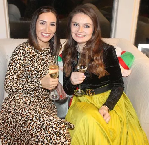 [2] Left or right? by chancefrontquarter